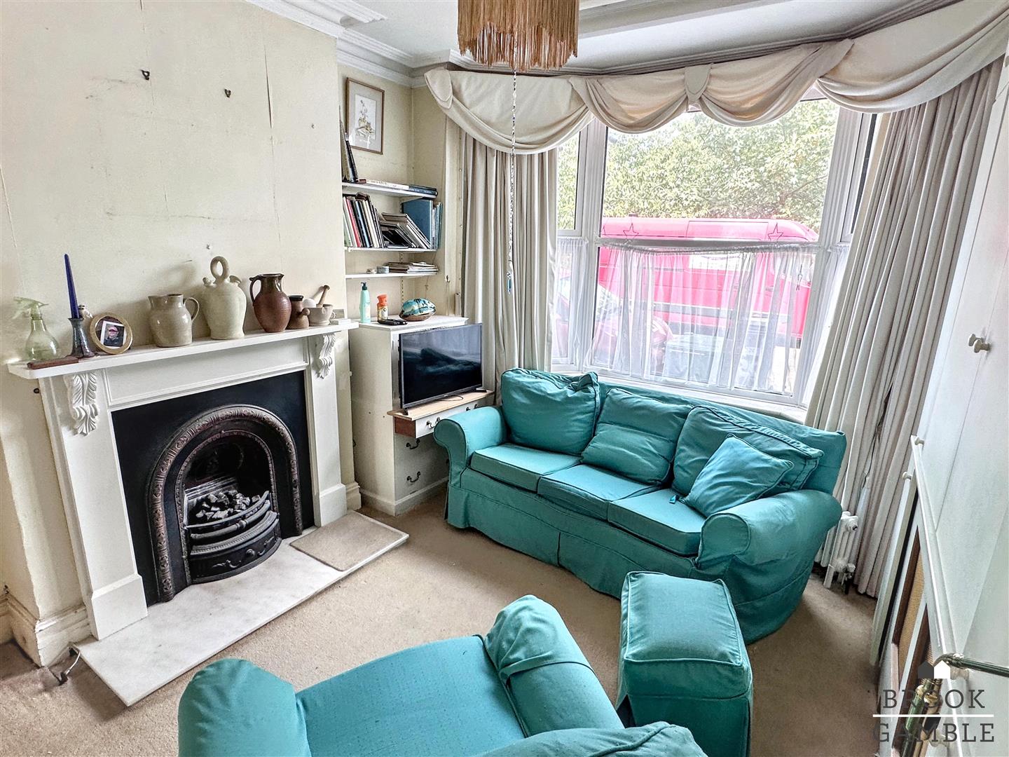 4 Bedroom House - Terraced. Willowfield Square in Eastbourne,  5